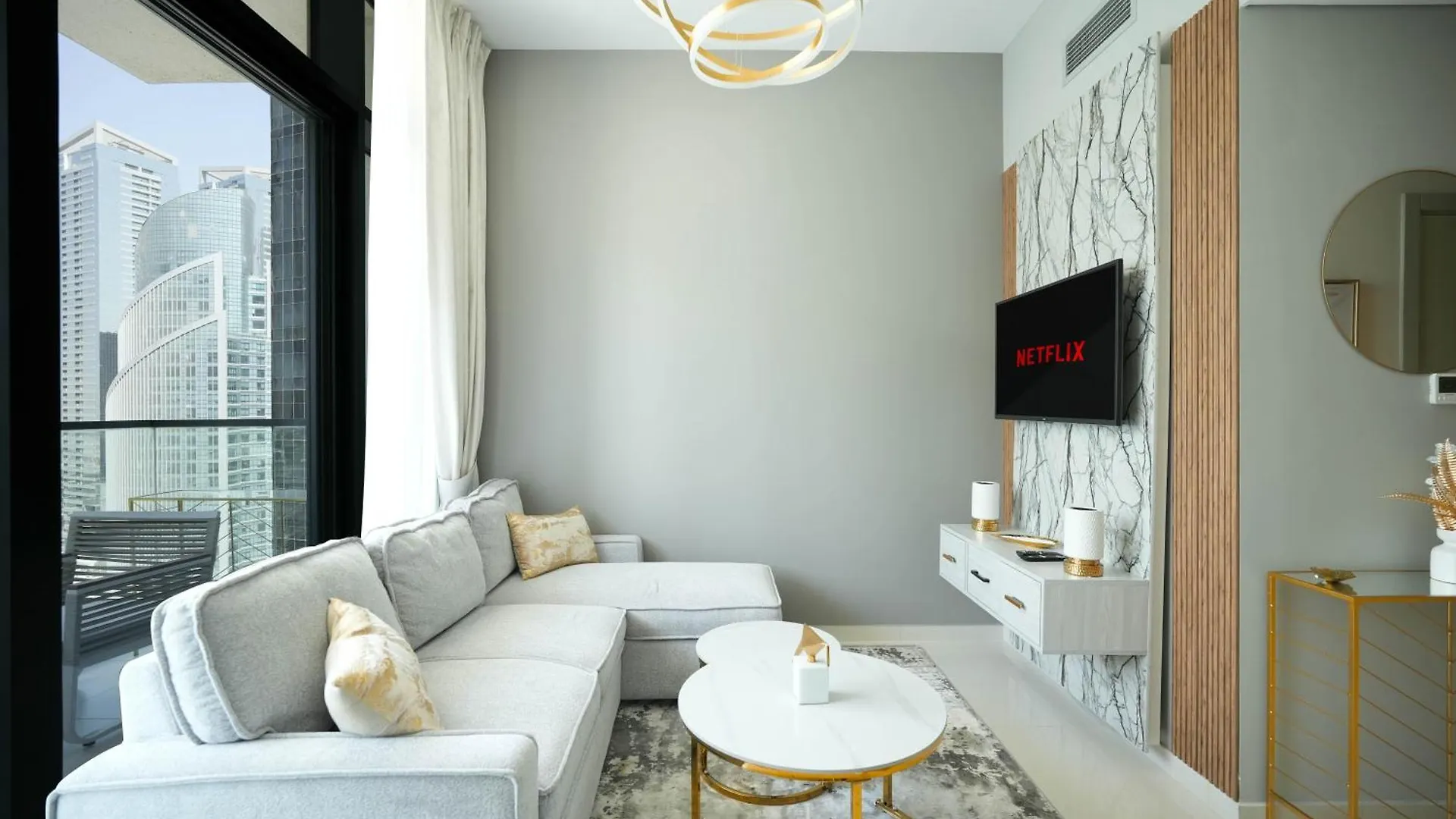 Keyrock Living - Lakeview Luxury In Zada Tower Dubai Apartment