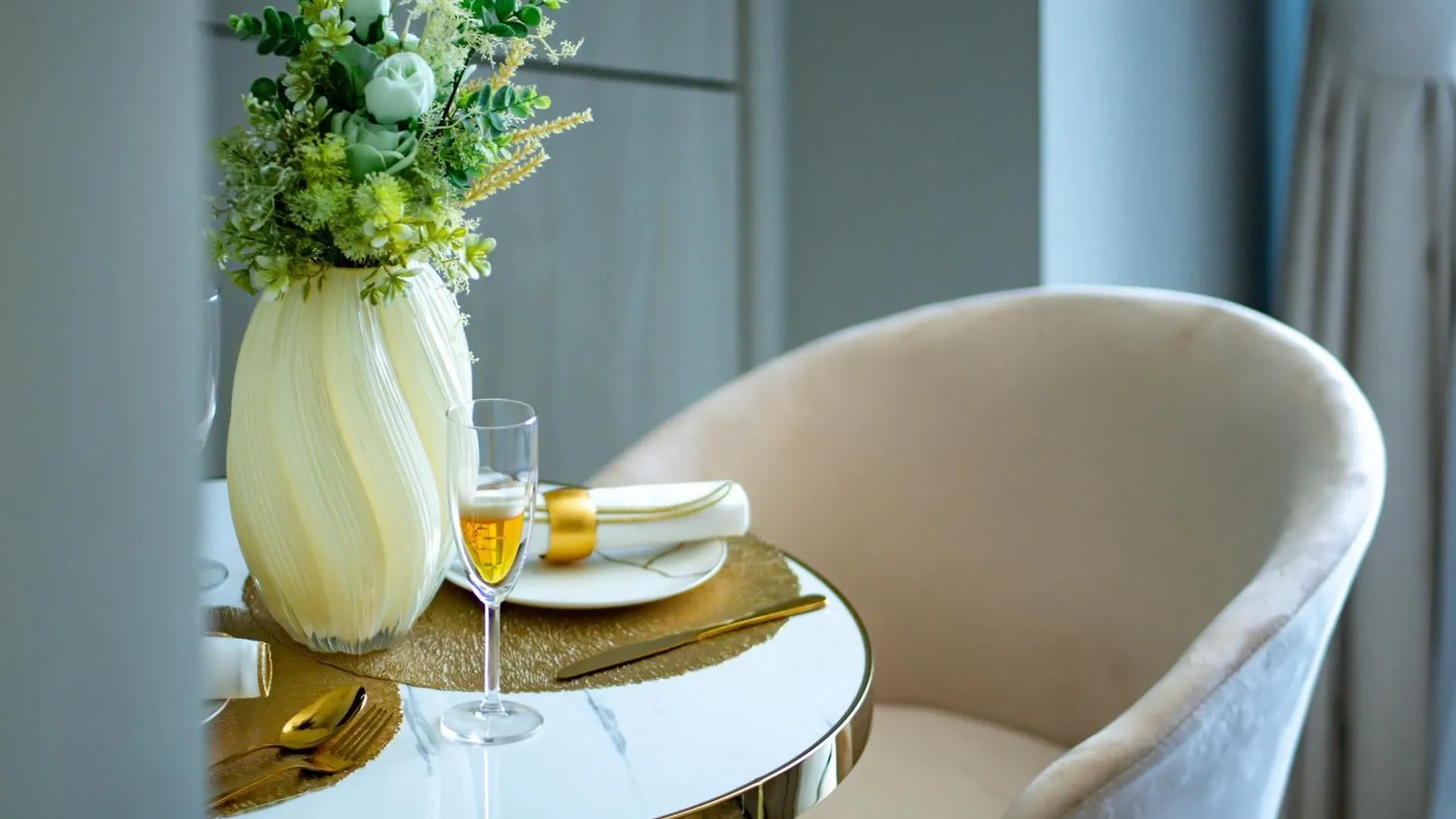 Keyrock Living - Lakeview Luxury In Zada Tower Dubai 0*,  Emirati Arabi Uniti