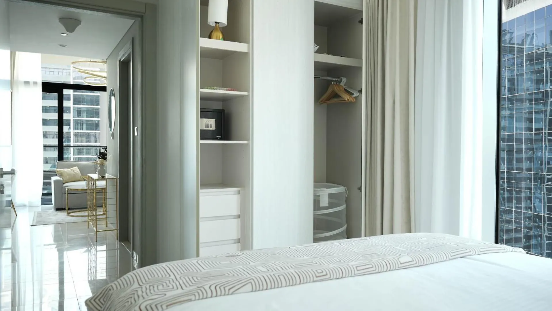 Apartment Keyrock Living - Lakeview Luxury In Zada Tower Dubai