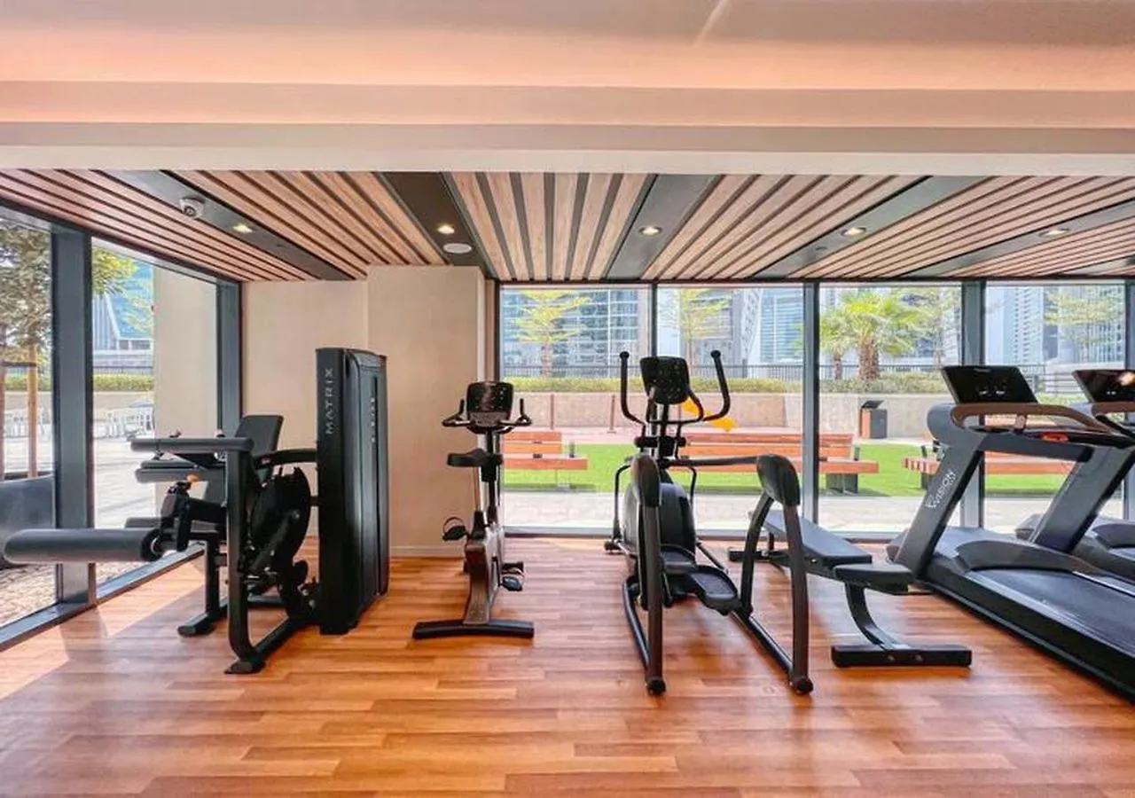Keyrock Living - Lakeview Luxury In Zada Tower Dubai